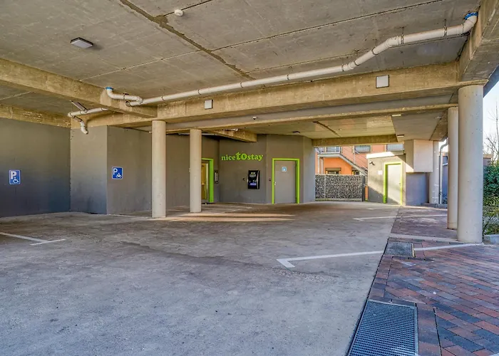 아파트호텔 Nicetostay By Fairway